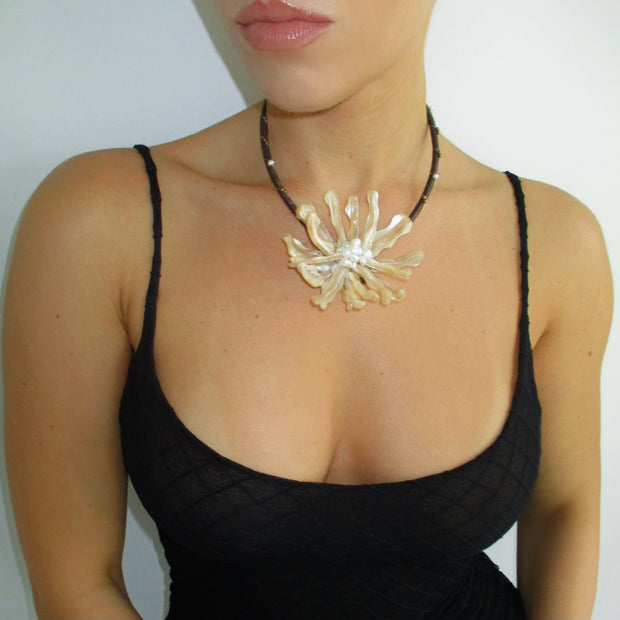 The Brown Seashell Floral Necklace - BERNA PECI JEWELRY