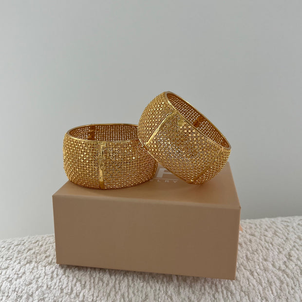 The Chunky Gold Bangle - BERNA PECI JEWELRY