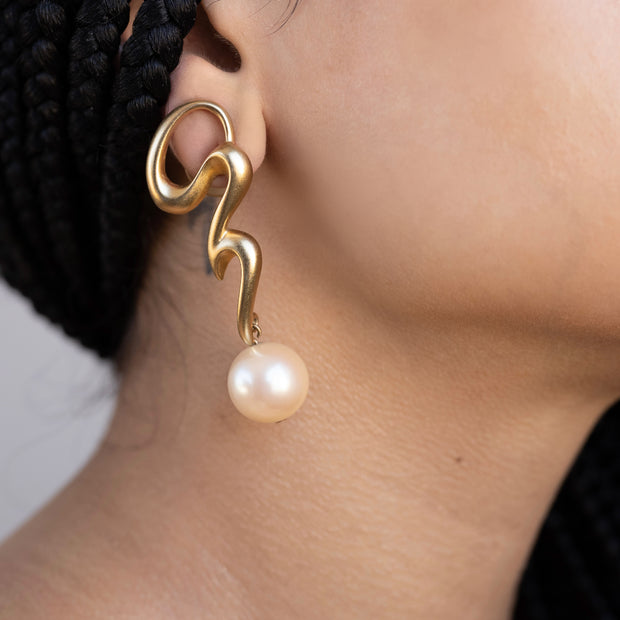 The Gold Pearl Swirl Earrings